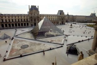 Parížsky Louvre