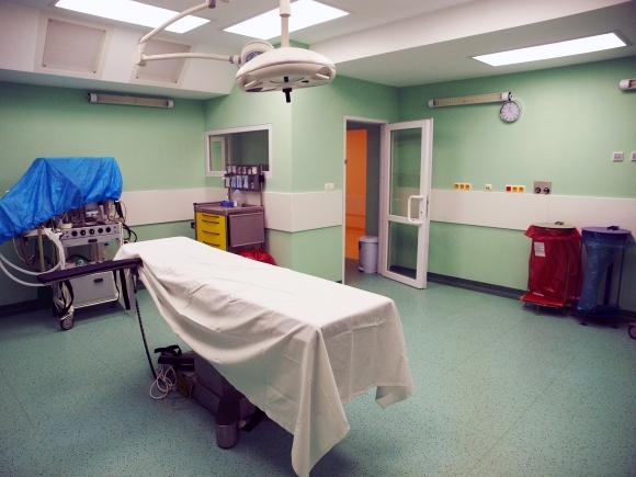 Rooseveltova nemocnica operuje roboticky