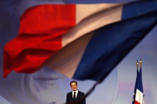 Sarkozy bojuje o Elyzejský palác