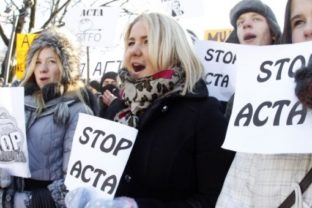 Svet protestuje proti ACTA