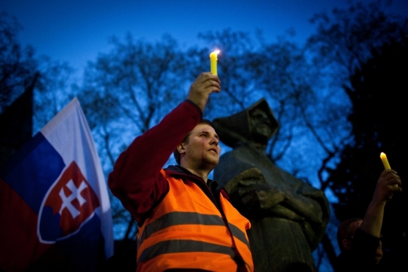 Sviečková manifestácia proti Gorile