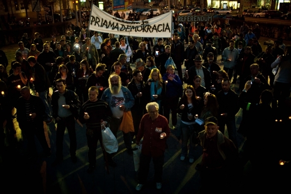 Sviečková manifestácia proti Gorile