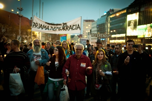 Sviečková manifestácia proti Gorile