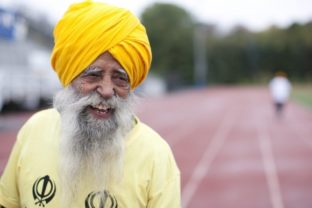 101 ročný Singh zabehol maratón v osobnom rekorde