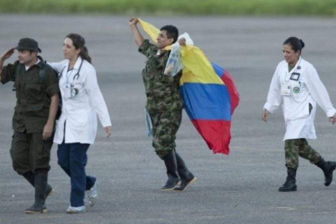 Kolumbijskí povstalci prepustili 10 dlhoročných za