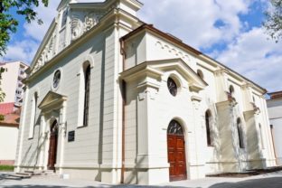 Otvorenie synagógy v Leviciach