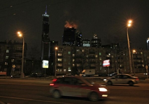 Ruský mrakodrap veľký nočný požiar nepoškodil