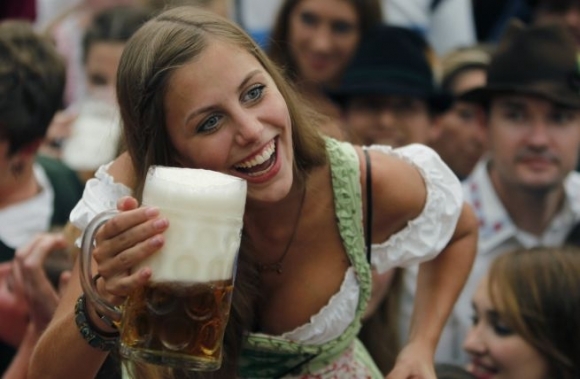 Ženy, pivo, spev.  To je Oktoberfest