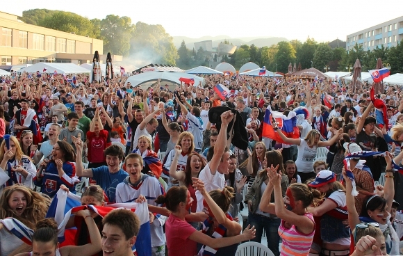 Banská Bystrica fandila hokejistom