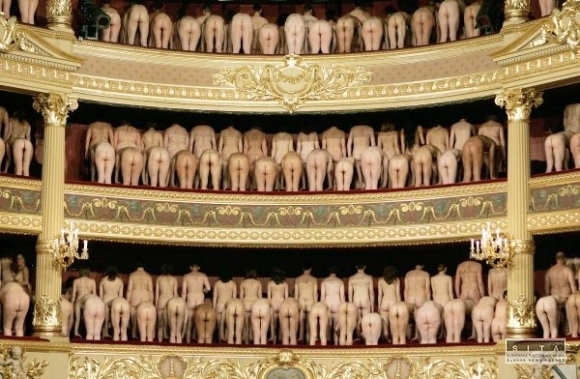 Bavori, vyzlečte sa, ide Spencer Tunick