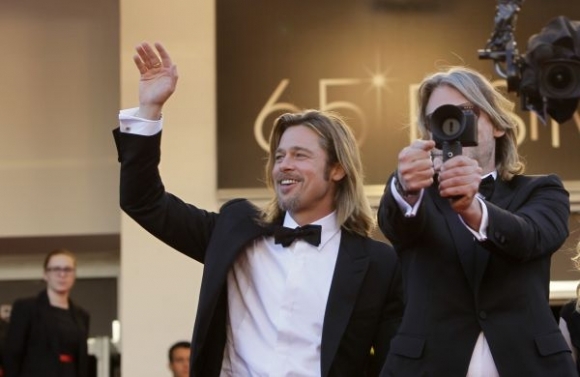 Brad Pitt ukázal v Cannes zničený americký sen