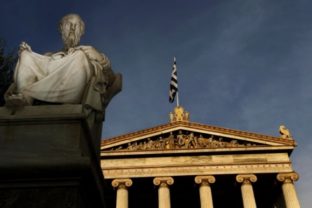 Grécko rozmýšľa, ako vyrovná dlžoby
