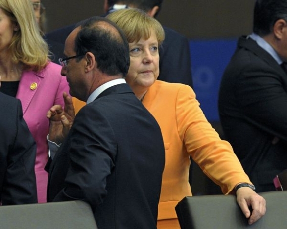 Hollande, Merkelová