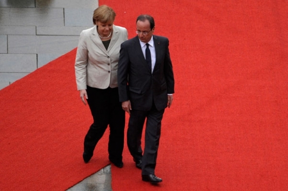 Merkelová, Hollande