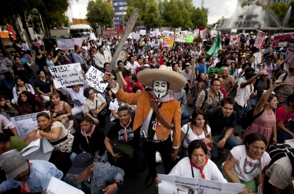 Mexičania pochodovali proti násiliu drogových kart