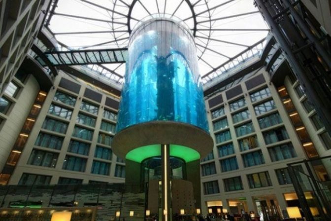 Najväčšie valcovité akvárium sveta