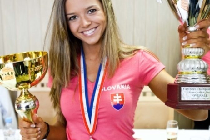 Slovenské fitnesky ukázali po šampionáte medaily
