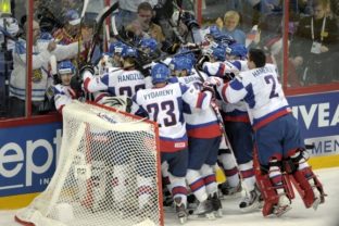 Slovenskí hokejisti porazili Česko 3:1