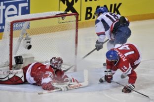Slovenskí hokejisti porazili Česko 3:1