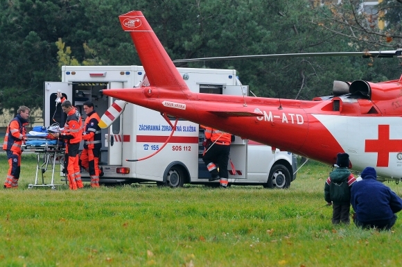 Vrtuľník záchranári