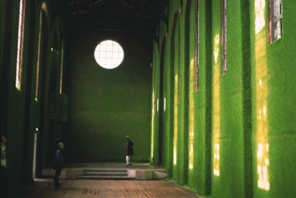 Zmena bývalého kostola na zelenú oázu