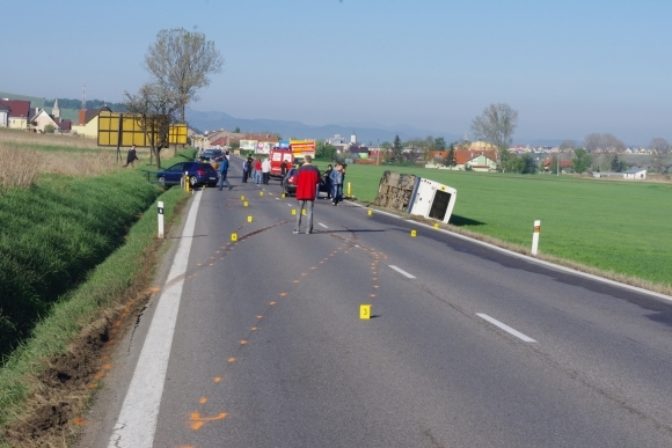 Zrážka autobusu s autami