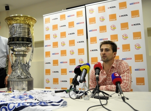 Dominik Graňák priviezol Gagarinov pohár