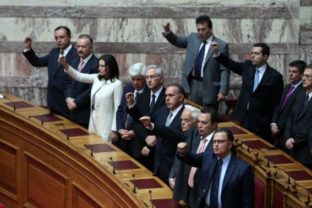 Poslanci gréckeho parlamentu