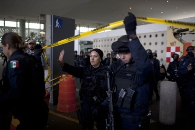 Prestrelka na letisku v Mexiku