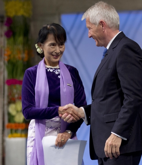 Su Ťij si prevzala Nobelovu cenu za mier