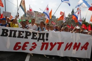 V Moskve zneli protiputinovské heslá, demonštroval