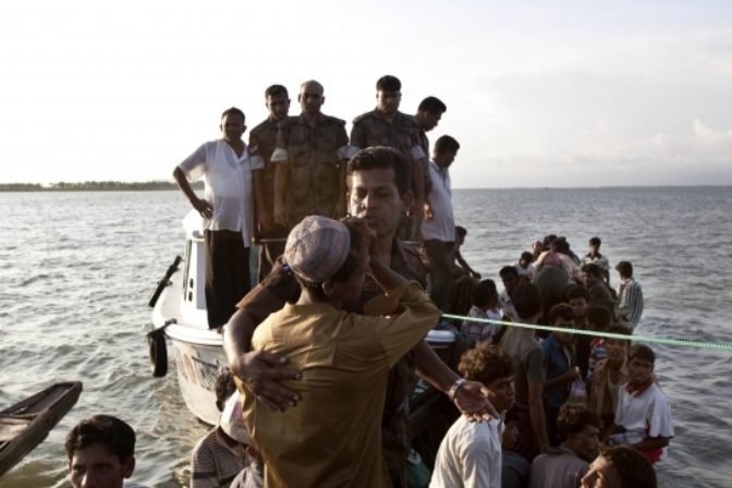 Z Barmy ušlo skoro 100 tisíc ľudí, vyhnali ich nás