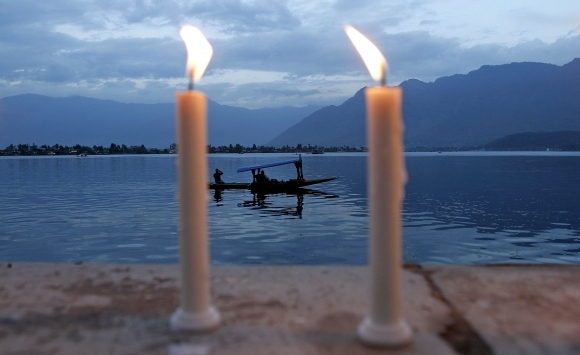 India bojuje sviečkami proti korupcii