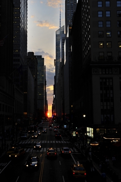 Manhattanhenge rozžiaril ulice New Yorku