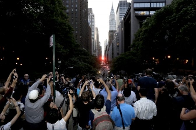 Manhattanhenge rozžiaril ulice New Yorku