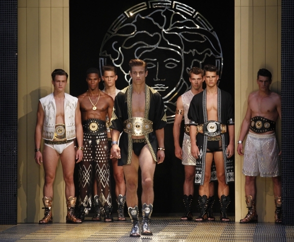 Pánska kolekcia Versace na jar a leto 2013