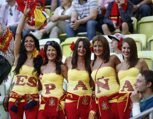 Španielske fanúšičky priťahovali pohľady