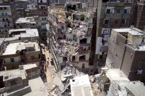 V Alexandrii sa zrútila výšková budova
