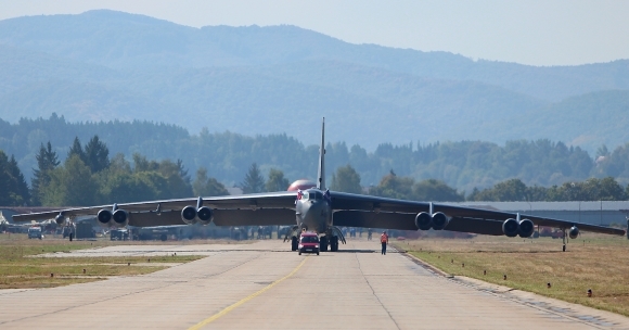 Bombardér B 52 na Sliači