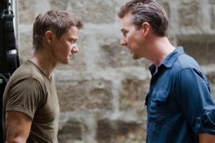 Bourneov odkaz_ Jeremy Renner a Edward Norton