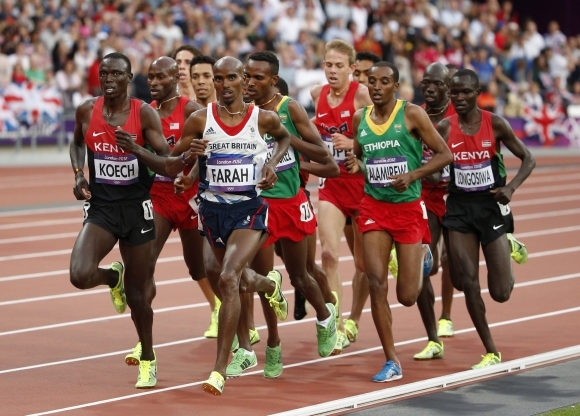 Brit Mo Farah vo finále na 5000 metrov