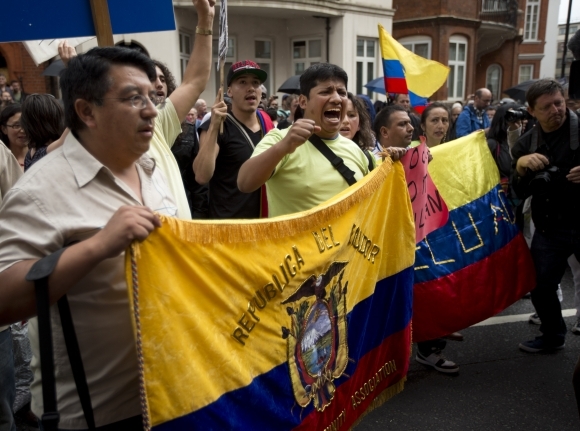 Ekvádor udelil Assangeovi azyl