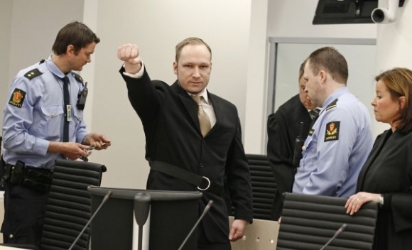 V Nórsku sa začal proces s Andersom Breivikom
