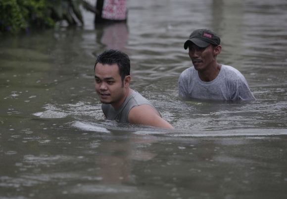 Záplavy ochromili život miestnych obyvateľov