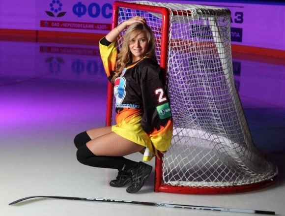 Divákov v KHL zabávajú krásne ženy