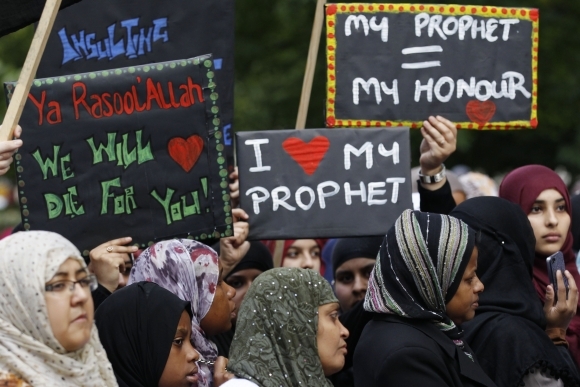 Islamský svet je na nohách, bráni si proroka