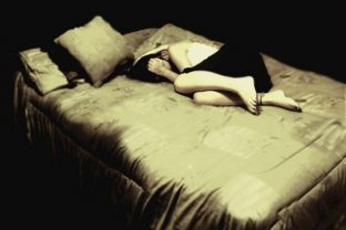 Osamelosť, poruchy spánku