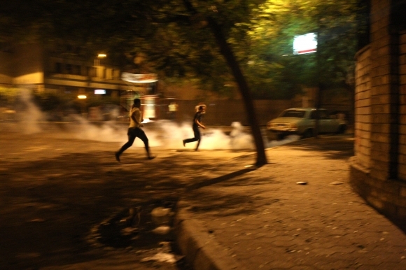 Protesty rozohnané políciou si vyžiadali 13 zranen
