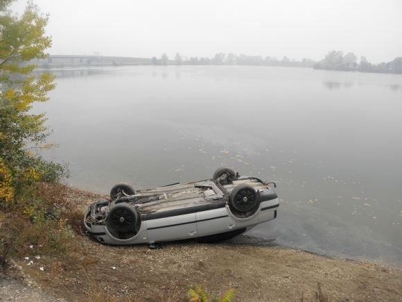 Kuriózna nehoda pri pri Vajnorskom jazere