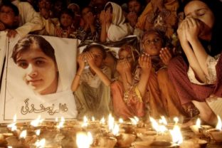 Pakistan sa modlí za Malalu